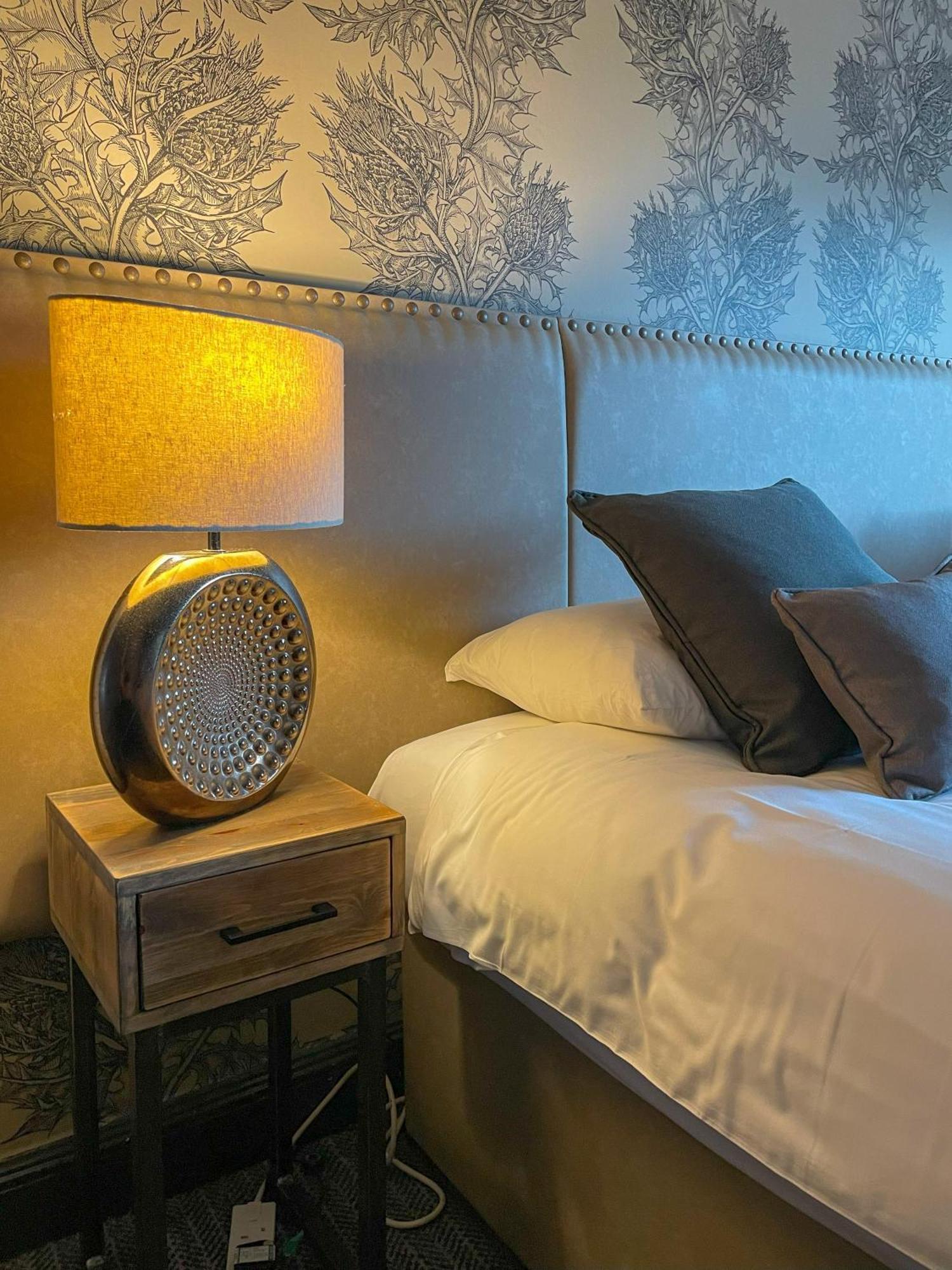 Traquair Arms Hotel Инерлитън Екстериор снимка