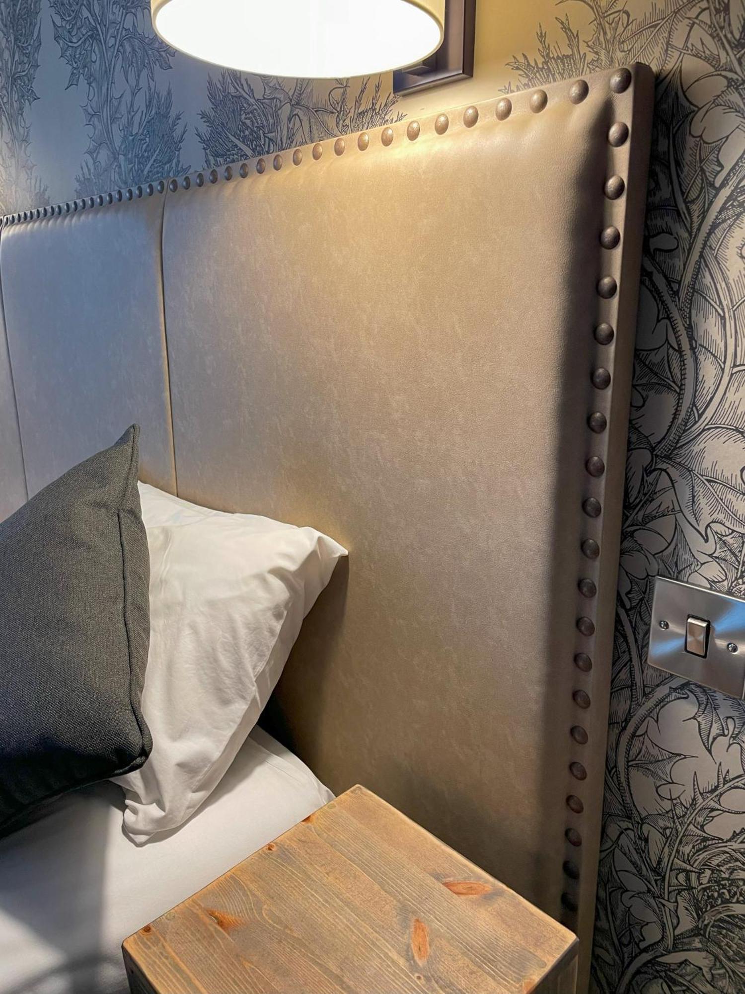 Traquair Arms Hotel Инерлитън Екстериор снимка