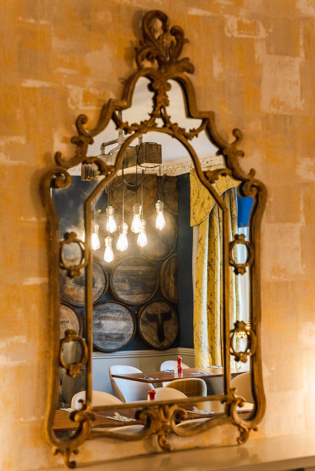 Traquair Arms Hotel Инерлитън Екстериор снимка
