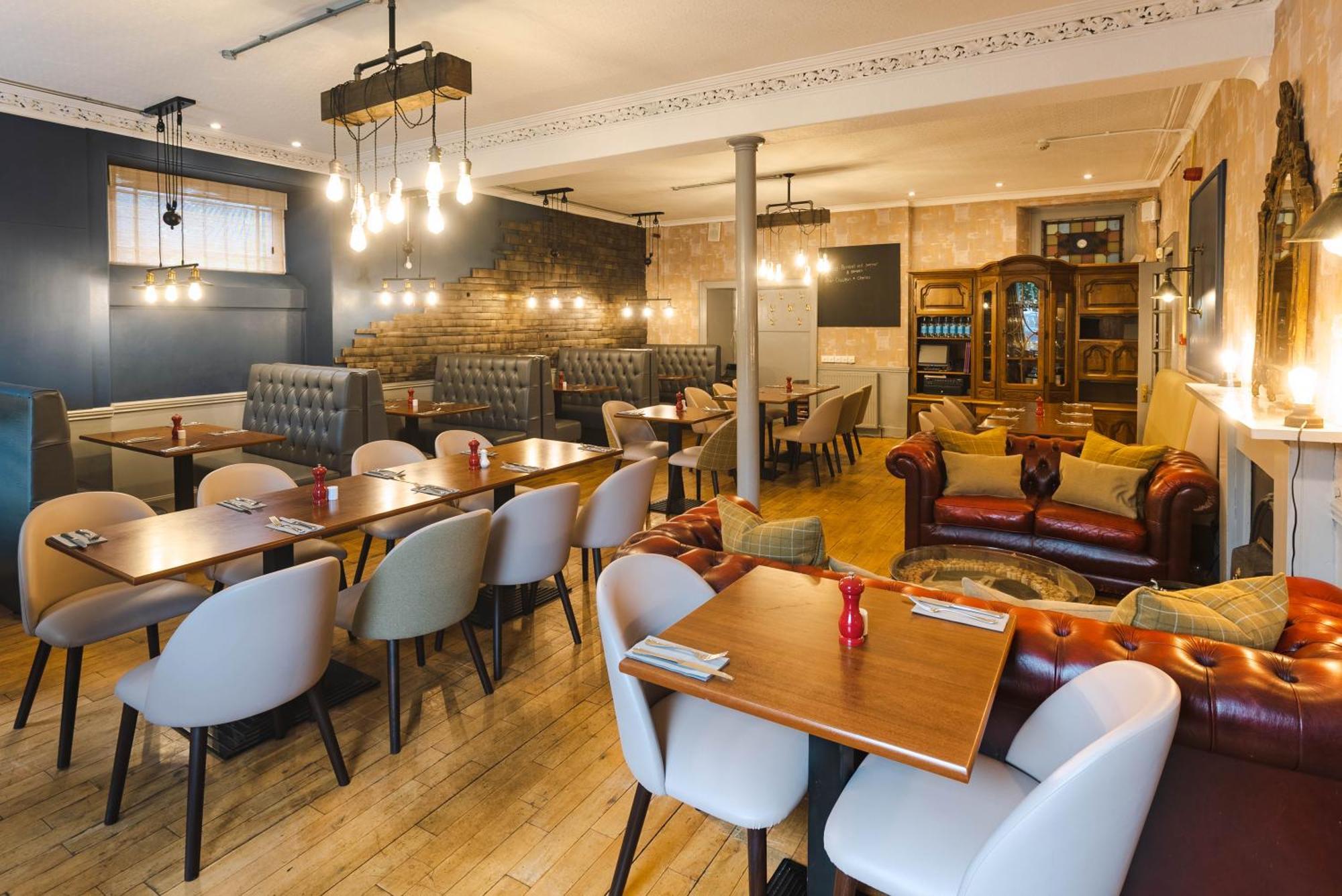 Traquair Arms Hotel Инерлитън Екстериор снимка