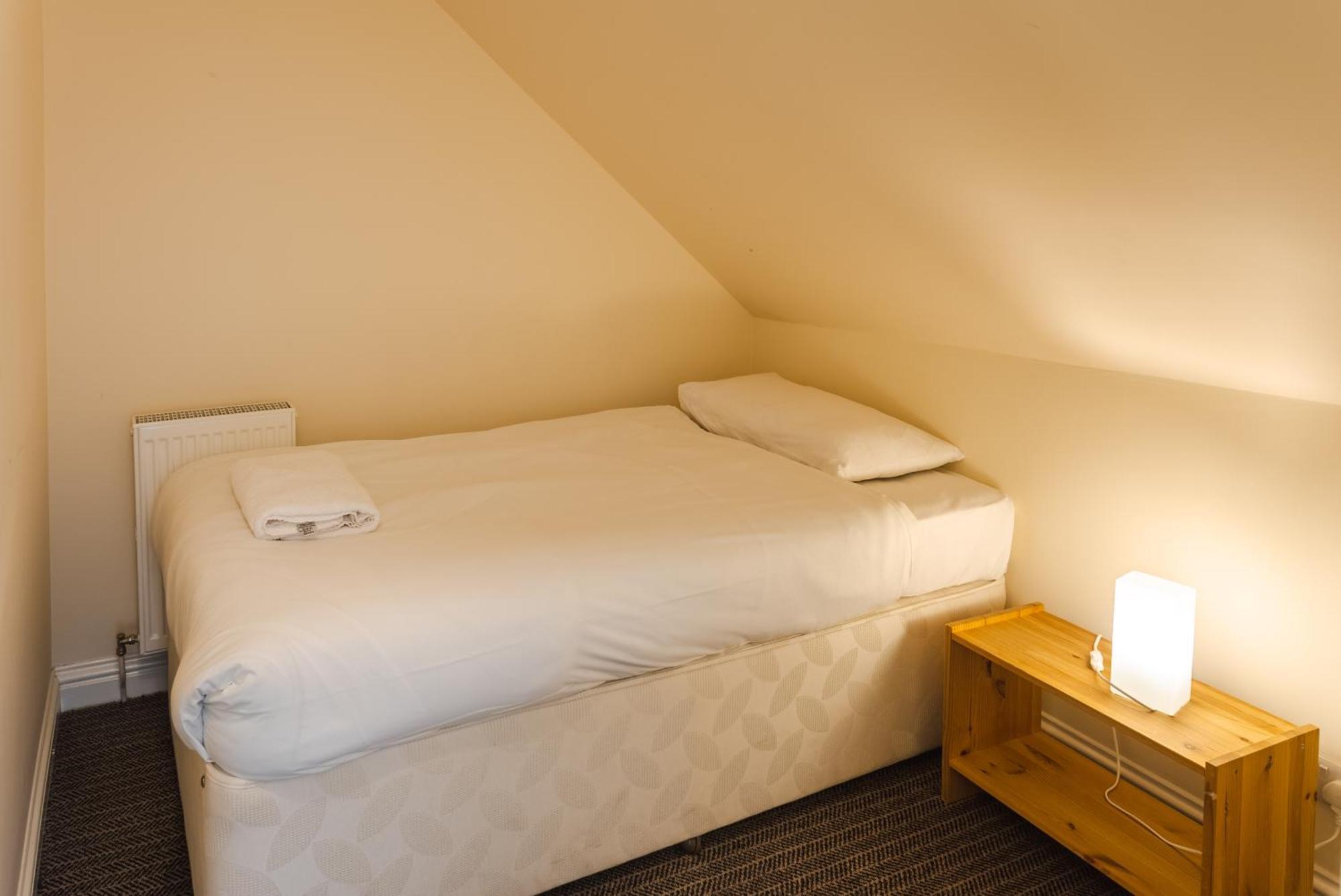 Traquair Arms Hotel Инерлитън Екстериор снимка