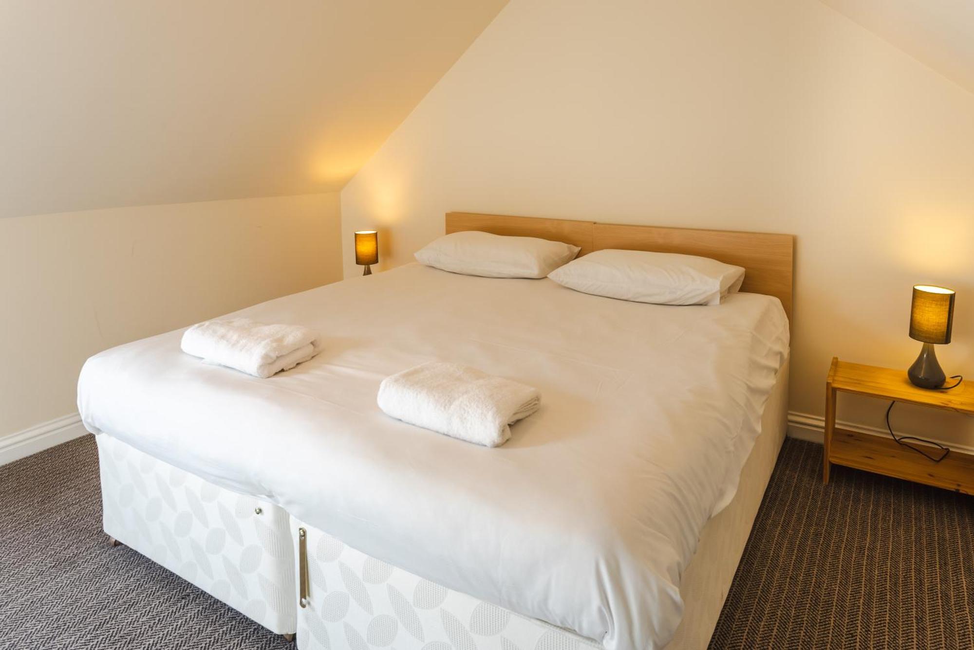 Traquair Arms Hotel Инерлитън Екстериор снимка