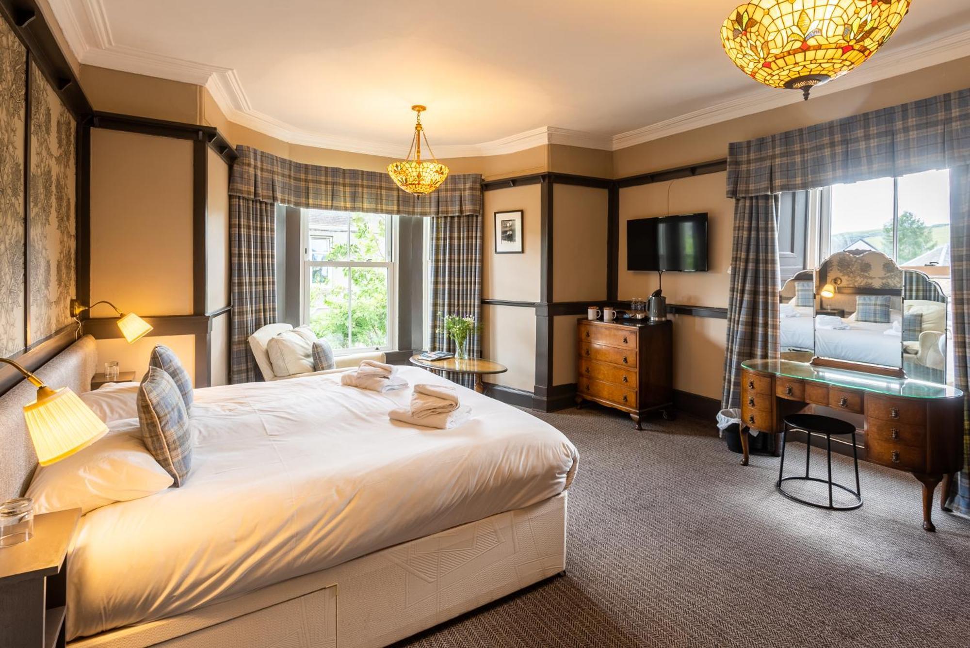 Traquair Arms Hotel Инерлитън Екстериор снимка