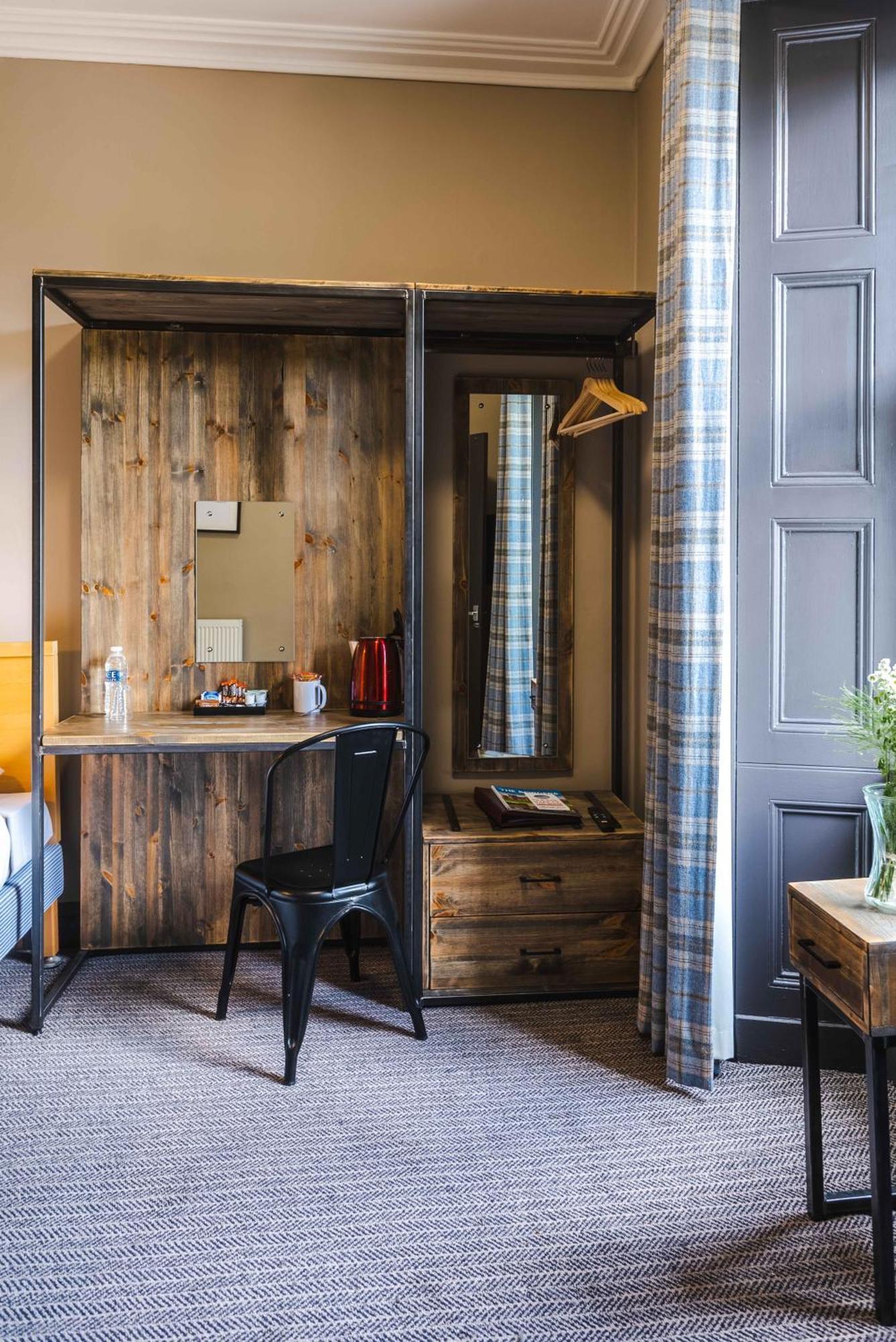 Traquair Arms Hotel Инерлитън Екстериор снимка
