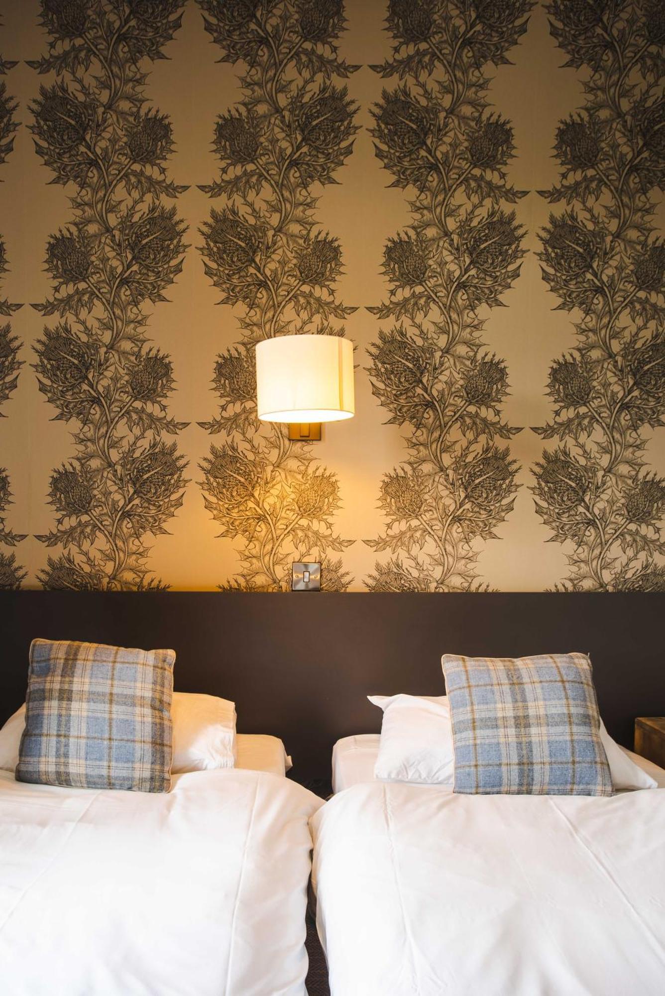 Traquair Arms Hotel Инерлитън Екстериор снимка